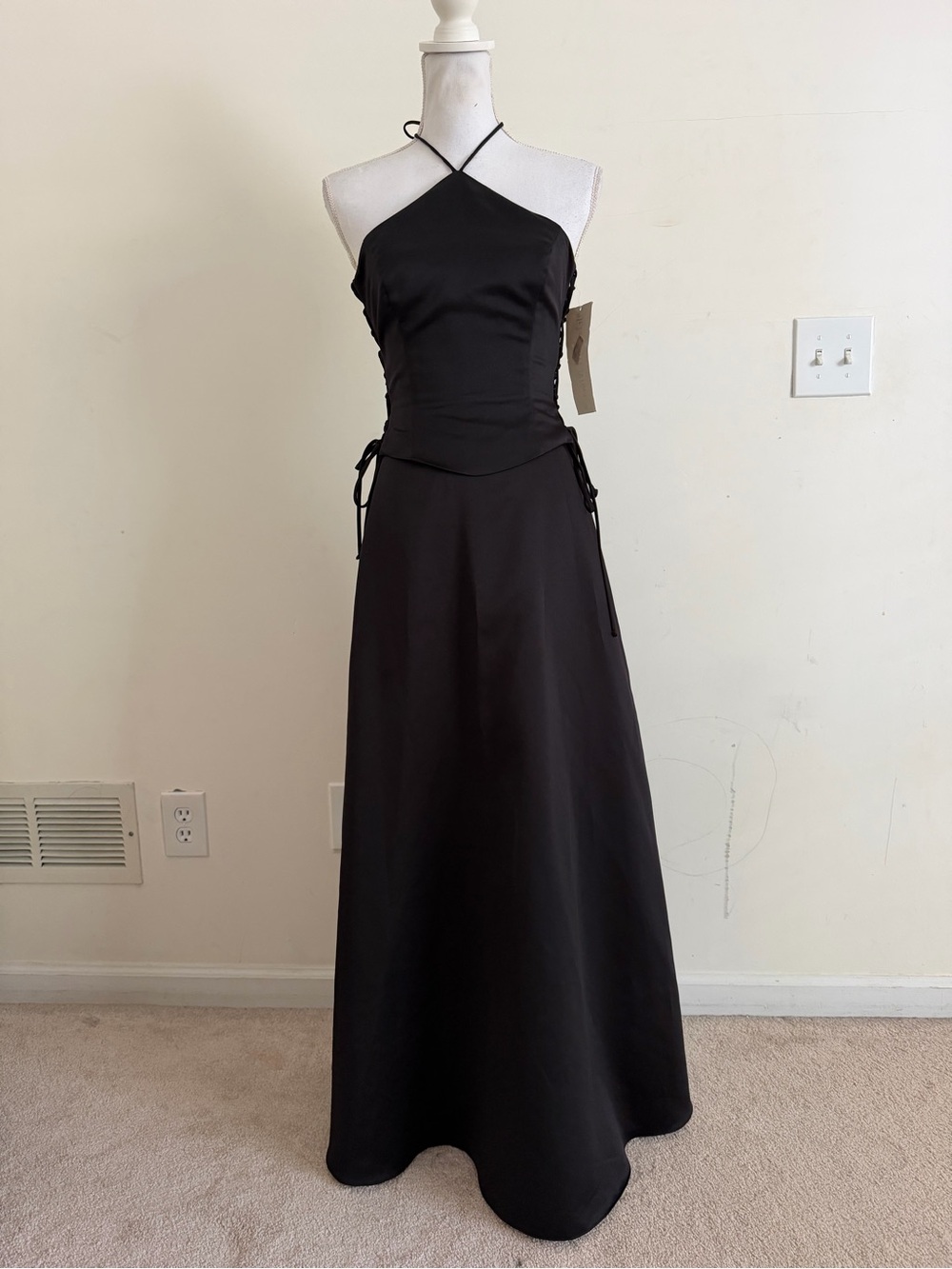 Urban Girl Nites Vintage Lamour Black Halter Neck Formal Gown Size 3/4 XS NWT